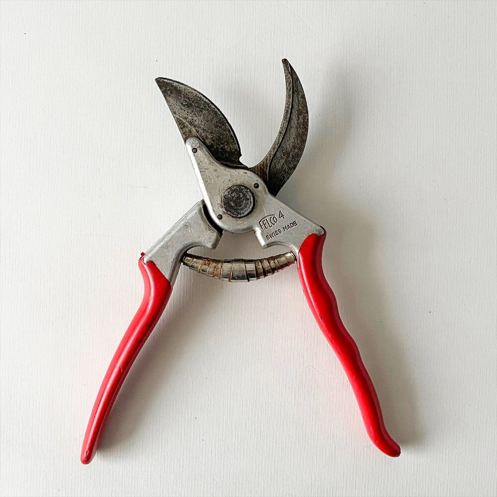 Felco 4 Pruning Shears Swiss Made High-Performance One-Hand Secateurs